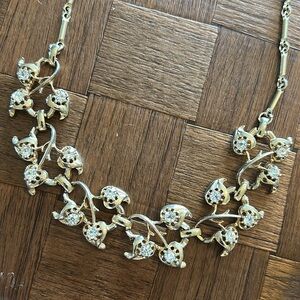 Elegant Vintage Rhinestone Gold Floral Necklace